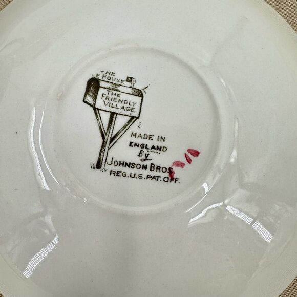 2 Johnson Bros Friendly Village The Icehouse Teacup & Saucers England Vintage - Picture 6 of 11